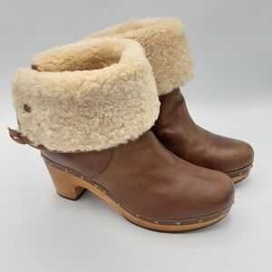 UGG Lynnea Brown Leather Shearling-Lined Clogs Boots.